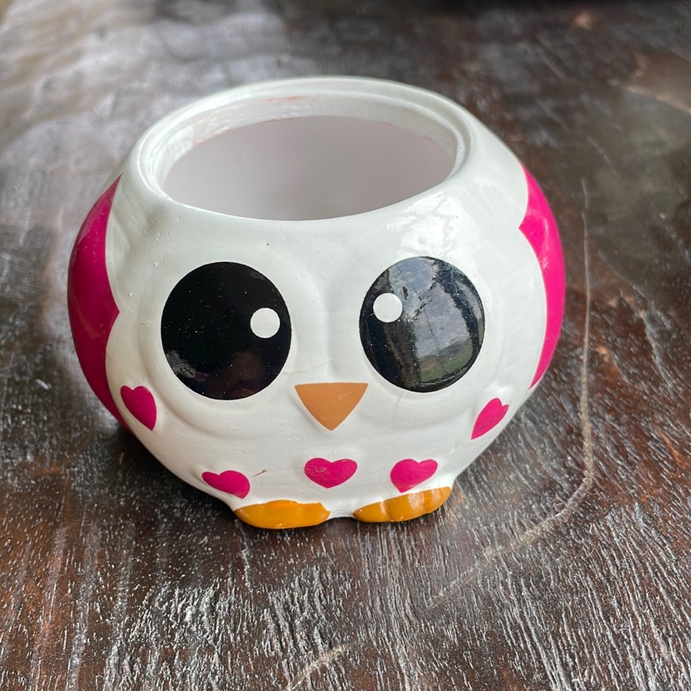Ceramic Owl pottery with hearts
